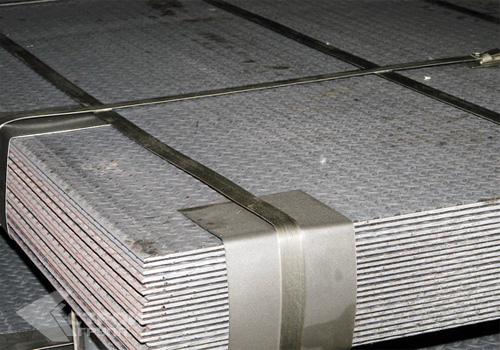 Лист с рифлением