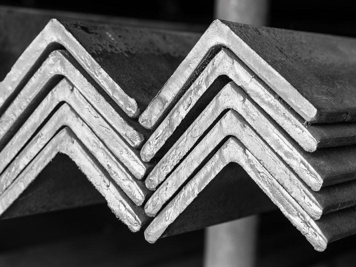 Уголок равнополочный